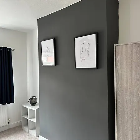 The Place To Be Location Apartment *